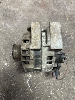 Alternátor Opel Zafira - 2