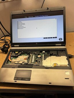 Predám pokazený notebook na náhradné diely zn.HP 6555b. - 2