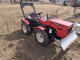 Predám málo traktor - 2