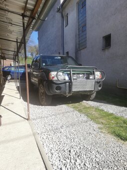 Nissan navara d22 2.5 98kw - 2