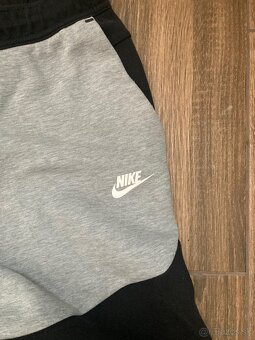 Nike Tech tepláky - 2