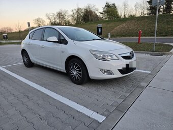 Opel Astra J - 2