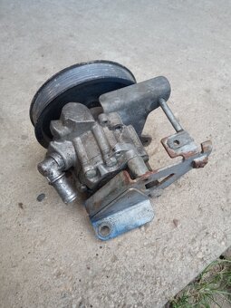 Predam servo cerpadlo bmw e39 2.3i - 2