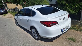 Opel astra J notchback 120 000 km - 2