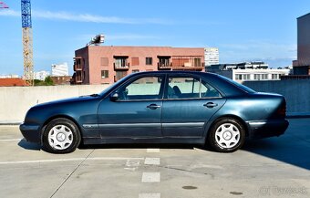 Mercedes-Benz E-Class W210 200 CDI - 2