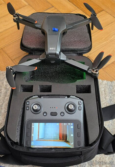 dron s DO s displejom... - 2