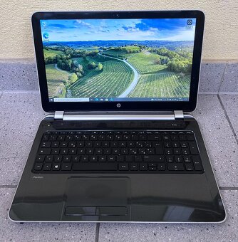 HP Pavilion / Celeron 1007U / 8GB RAM / 120GB SSD / 15.6" - 2