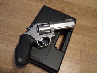 TAURUS 627 Tracker  .357Magnum - 2
