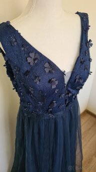 Tmavomodré spoločenské šaty - 2
