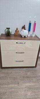 Komoda a nocne stoliky - 2