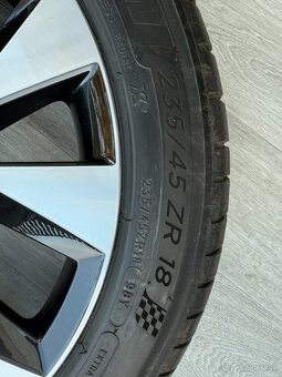 R18 ORIG.LETNÍ KOLA ŠKODA SUPERB III 235/45/18 REF - 2
