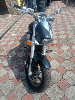 Suzuki intruder vz 800 - 2