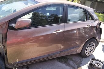 Hyundai i30 1.6 CRDI 2012 predám MOTOR D4FB, DVERE, BLATNÍK, - 2