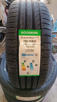 235/45 R18 letné Goodride - 2