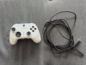 Razer Wolverine Chroma V2 - Xbox Controller - 2