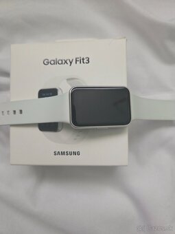 Samsung Fit 3 galaxy hodinky biele b dobrom stave - 2