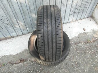 215/55 R17 - 2