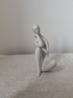 Royal dux akt sediaci Brusel porcelánová soška - 2