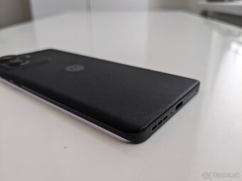 Motorola EDGE 40 --- 8 GB/256 GB - 2