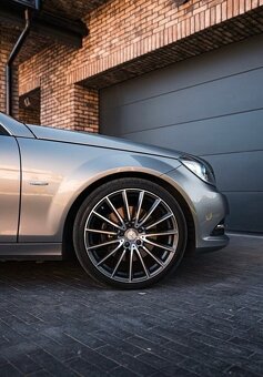 Mercedes Benz C350 - 2