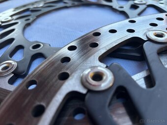 Yamaha R1 brzdové kotúče + dostičky - 2