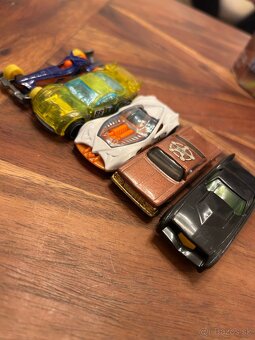HotWheels Retro Autíčka - 2