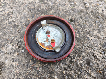 Jawa Pérák - víčko nádrže - bakelit - 2