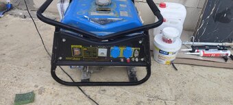 Elektrocentrála 3000W 12/230V KD141 - 2