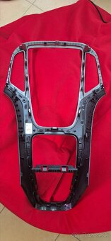 Lišta stredoveho panelu Opel Astra J - 2
