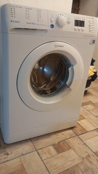 Práčka Indesit - 2