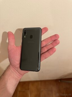 Samsung galaxy A20e - 2
