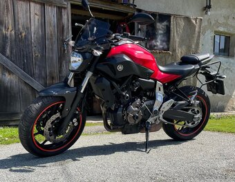 Yamaha mt 07 - 2