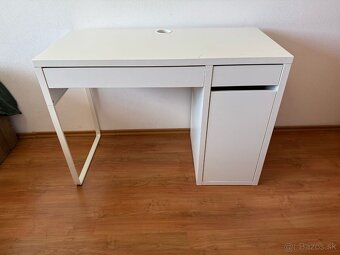 Ikeacky stol Micke - 2