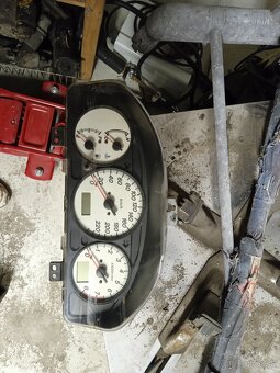 budiky na mazdu 323F BA 1,8i 84kw a BJ 323 F - 2