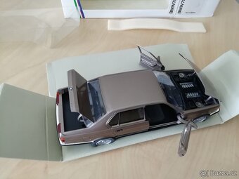 BMW E32 750il - model 1:24 Schabak -doprava v ceně - 2
