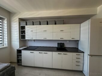 Na predaj - 1,5-izbový byt s parkovacím miestom - Šaca - 2