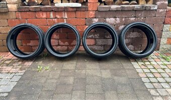 Predám pneumatiky Pirelli P-Zero 285/30 ZR21 (100Y) - 2