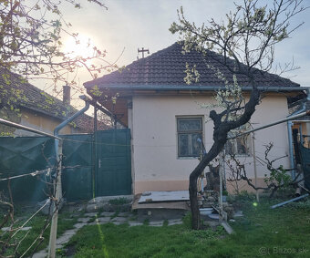 RODINNÝ DOM a POZEMOK 1099m2 POBEDÍM 10 km od PIEŠŤANY - 2