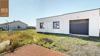 KOLAUDUJEME, PREDAJ, 4i rodinný dom s garážou, ul. Jelšová,  - 2