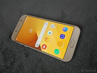 Samsung Galaxy A5 2017 gold prasknuté - 2