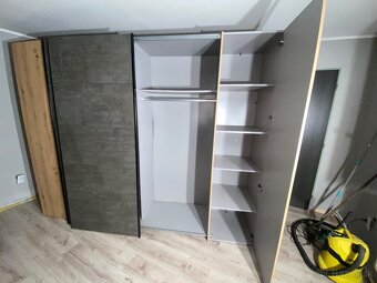 Šatníkova Skriňa - 2