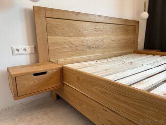 Dubová posteľ z masívu - úložný priestor, nočné stolíky - 2