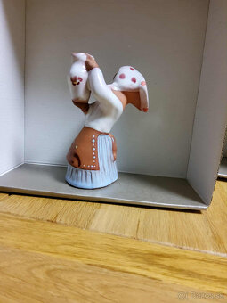 stará keramická soška značená - 2