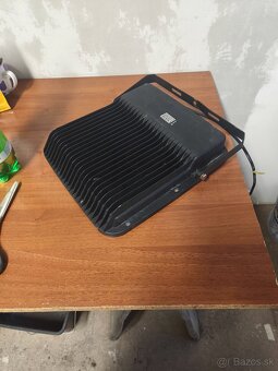 Keď reflektor 200 W - 2