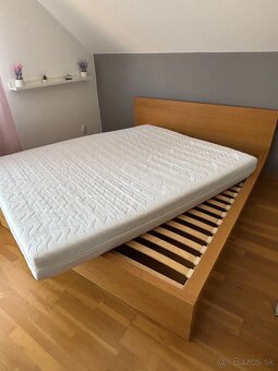 Manželská postel a komoda - 2
