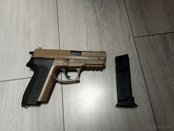Airsoft replika - 2