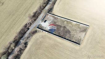 Predaj oploteného pozemku v priemyselnej zóne  - Ladce 5 min - 2