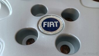 Nové puklice 4ks OE Fiat 14" - 2