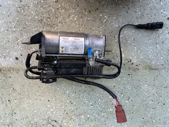 Predam kompresor podvozku Audi A6 C6 4f - 2