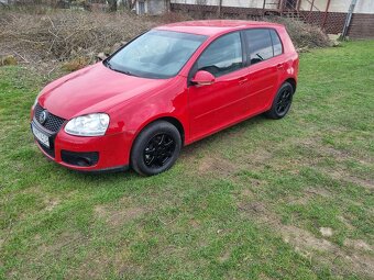 Predam Volkswagen golf 5 1,9 tdi 66kw - 2